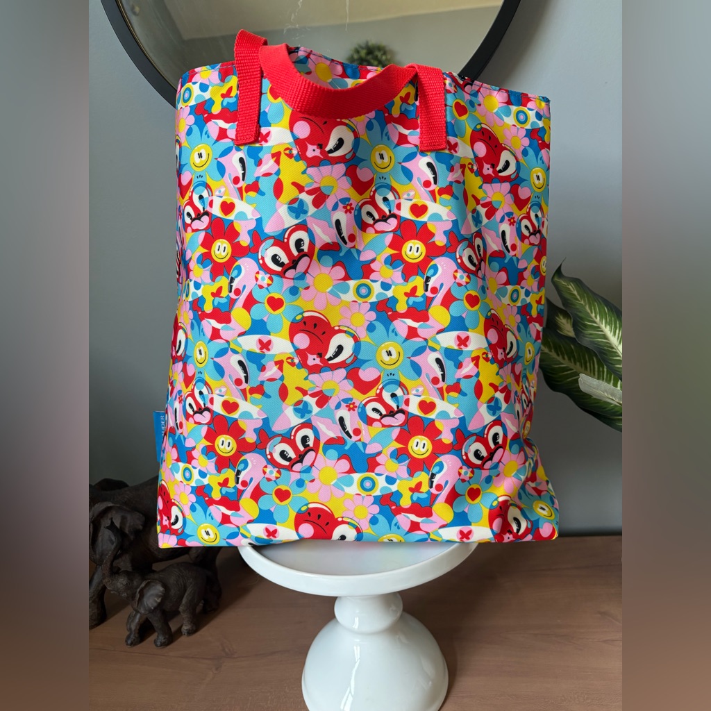 New Estee Lauder Floral Pouch